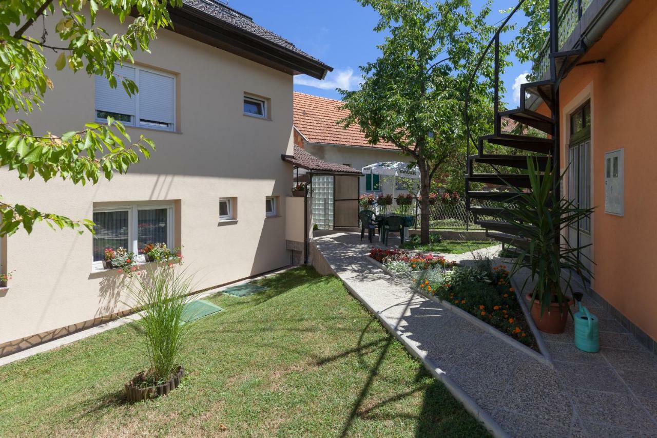 Iris Room & Apartment Slunj Exterior foto